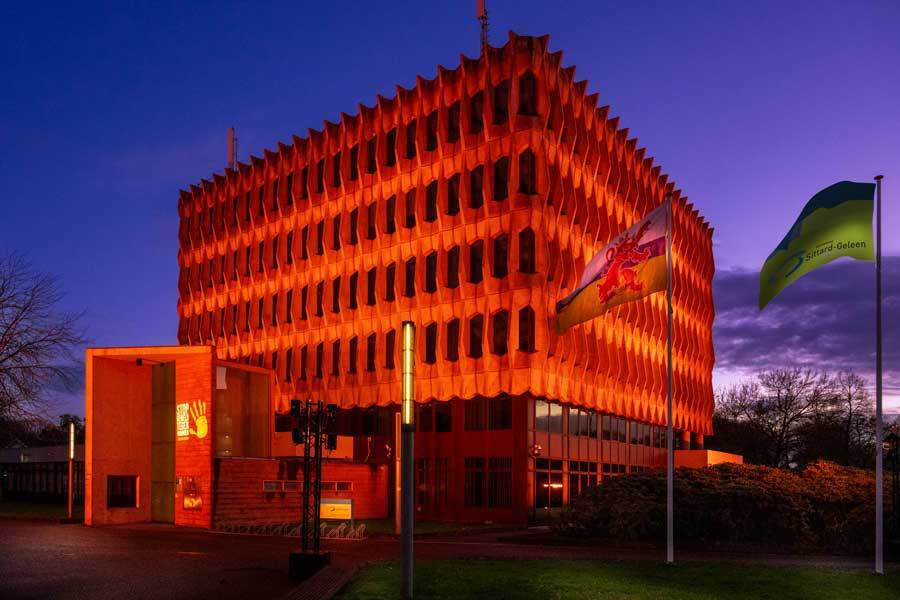 Orange-the-World-Stadhuis-Sittard oranje licht